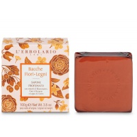 sapone-profumato-bacche-fiori-legni